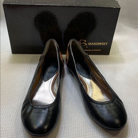 B. Makowsky Black Bronze Ballet Flats Leather Comfort Shoe Sz 11 - Picture 1 of 7